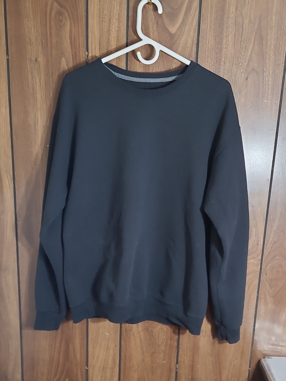 Classic Men’s Black Crewneck Sweater Fruit of the Loom Large